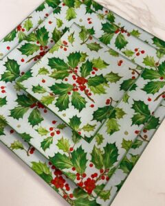 Platos decoupage para regalar acebos