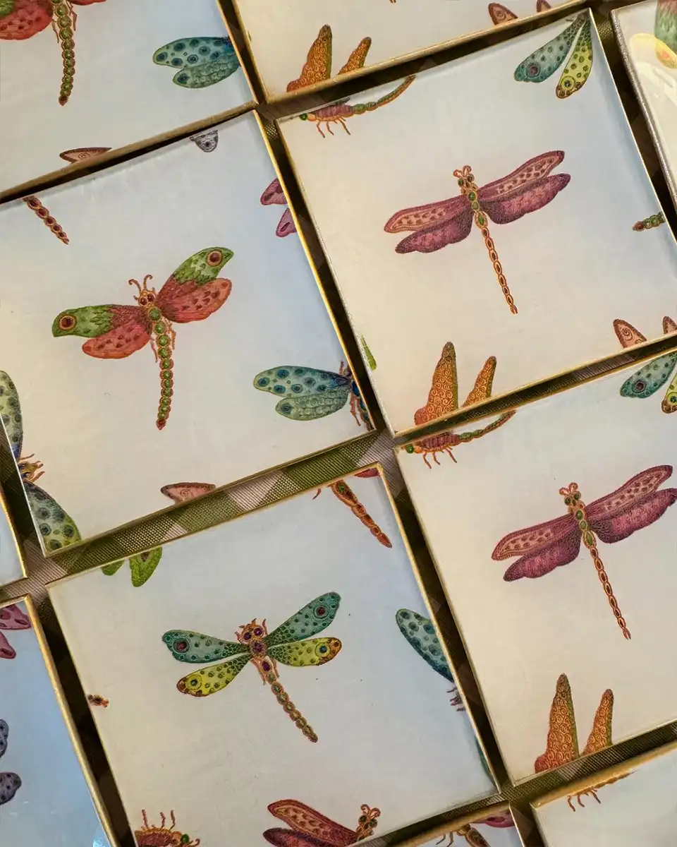 Platos decoupage para regalar León libélulas Platos decoupage para regalar León libélulas