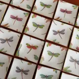 Platos decoupage para regalar libélulas