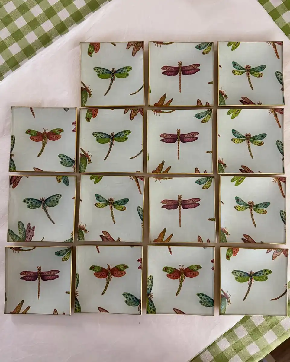 Platos decoupage para regalar León libélulas Platos decoupage para regalar León libélulas