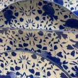 Platos decoupage para regalar León flores azules