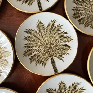 Platos decoupage para regalar León palmeras negras