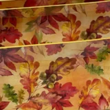 Platos decoupage para regalar hojas de otoño y bellotas