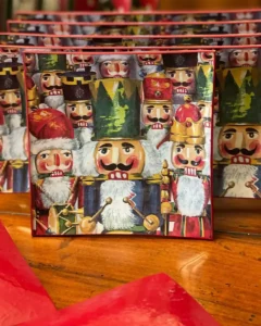 Platos decoupage para regalar cascanueces navidad