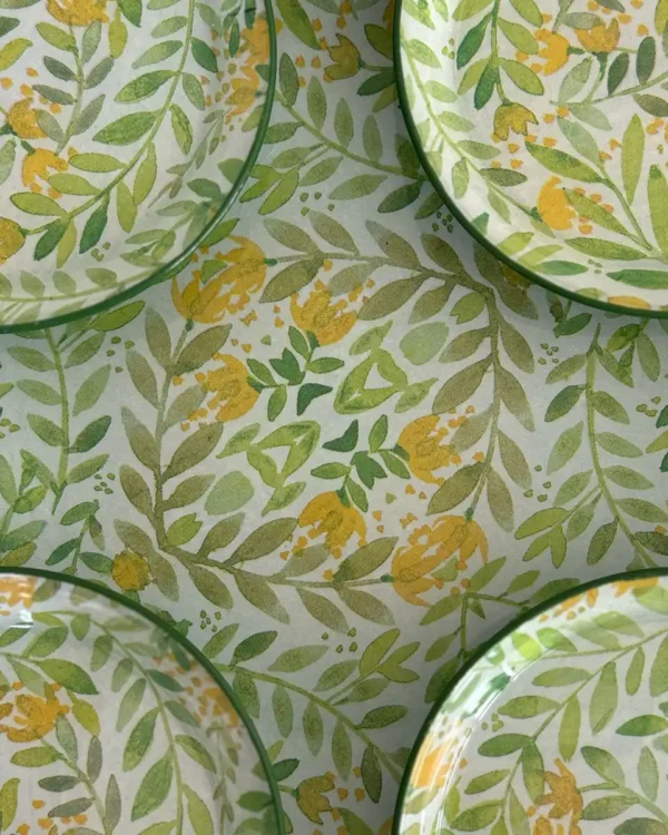 Platos decoupage para regalar flores verdes y amarillas