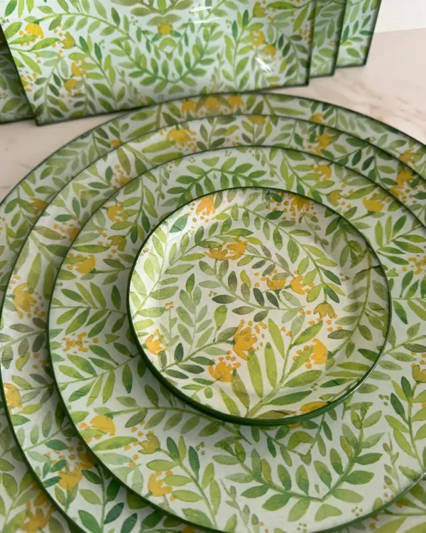 Platos decoupage León para regalar flores verdes y amarillas