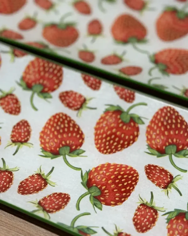 Platos decoupage para regalar fresas