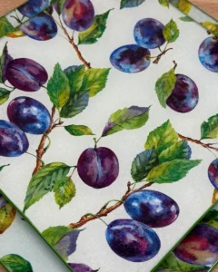 Platos decoupage para regalar ciruelas
