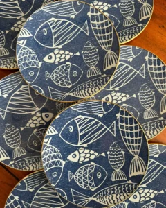 Platos decoupage para regalar peces azules