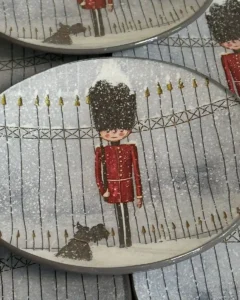 Platos decoupage para regalar cascanueces en la nieve con perro