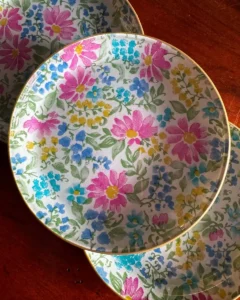 Platos decoupage para regalar flores rosadas