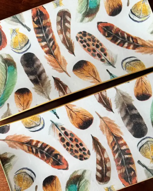 Platos decoupage para regalar León plumas para papá