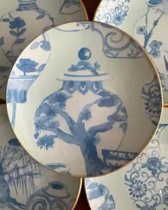 Platos decoupage para regalar León jarrón azul