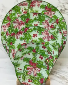 Platos decoupage para regalar lazo y acebo